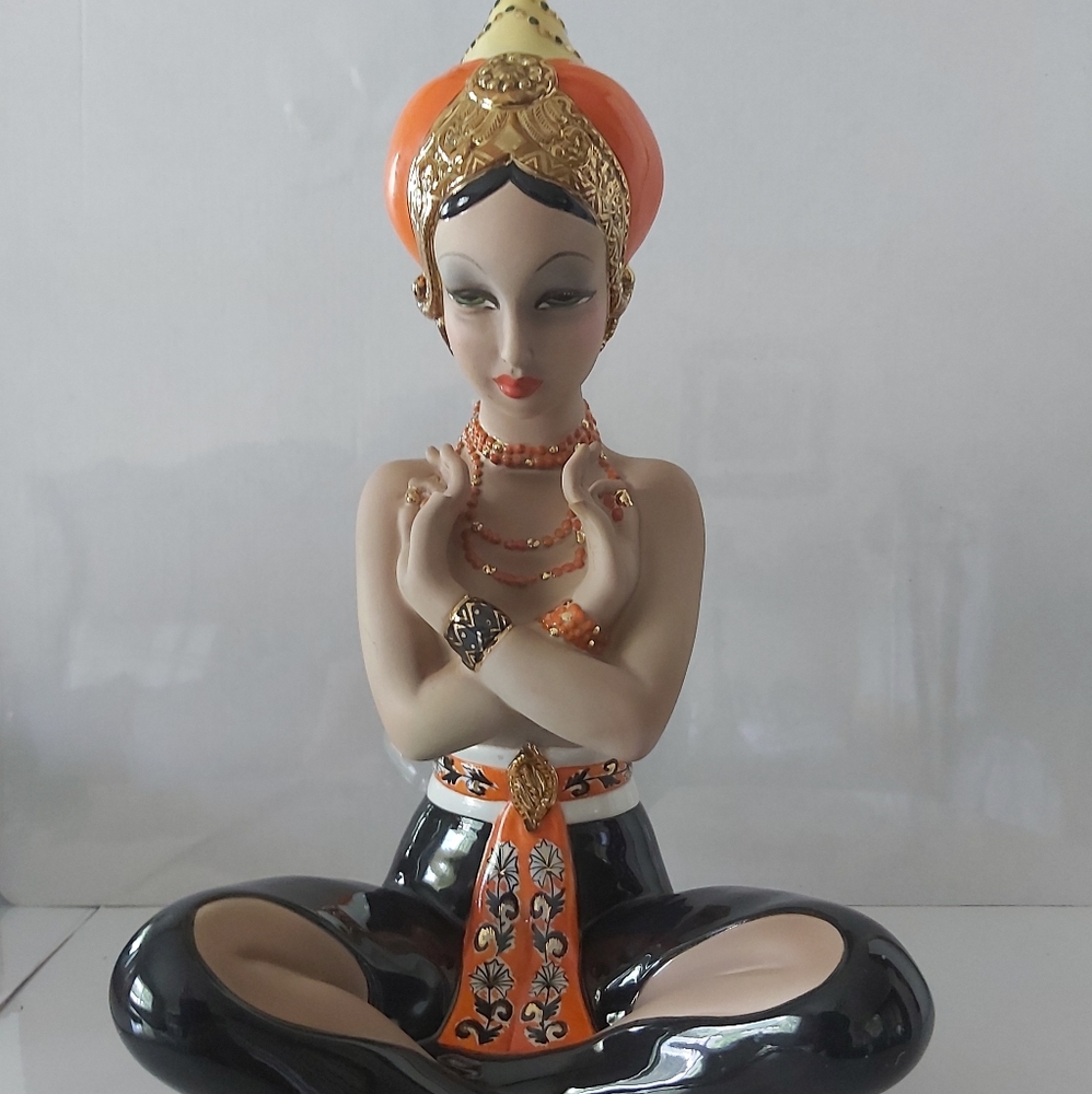RARE DANZATRICE ORIENTALE. N 207